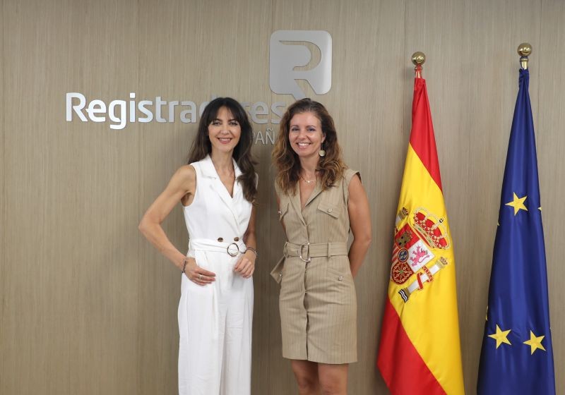 La presidenta del Consell de Transparència, Concepción Campos, i la degana del Col·legi de Registradors d'Espanya, Rosario Jiménez Rubio