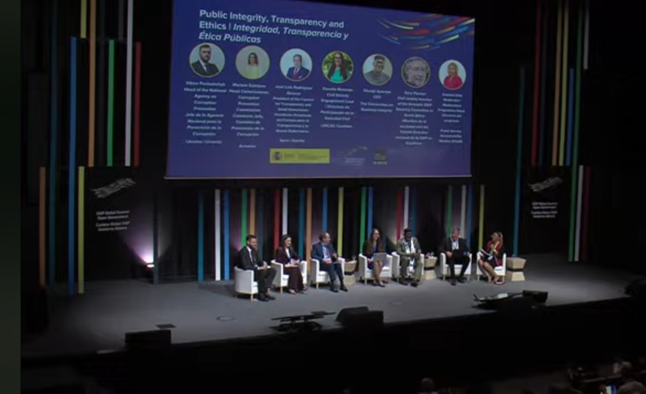 Participantes en el panel Integridad, Transparencia y Ética Públicas de la IX Cumbre Global de Gobierno Abierto