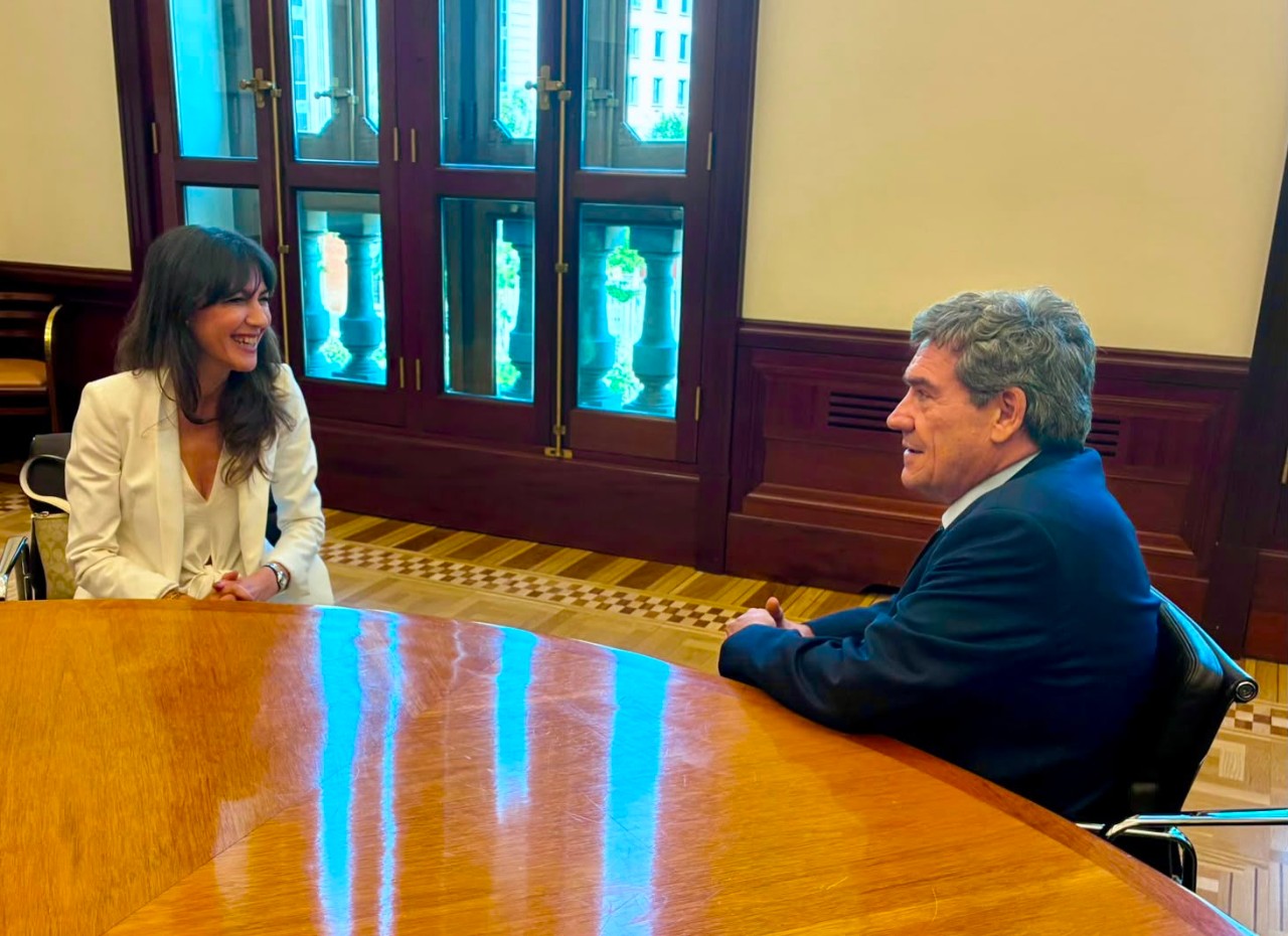 La presidenta del Consejo de Transparencia, Concepción Campos, y el gobernador del Banco de España, José Luis Escrivá