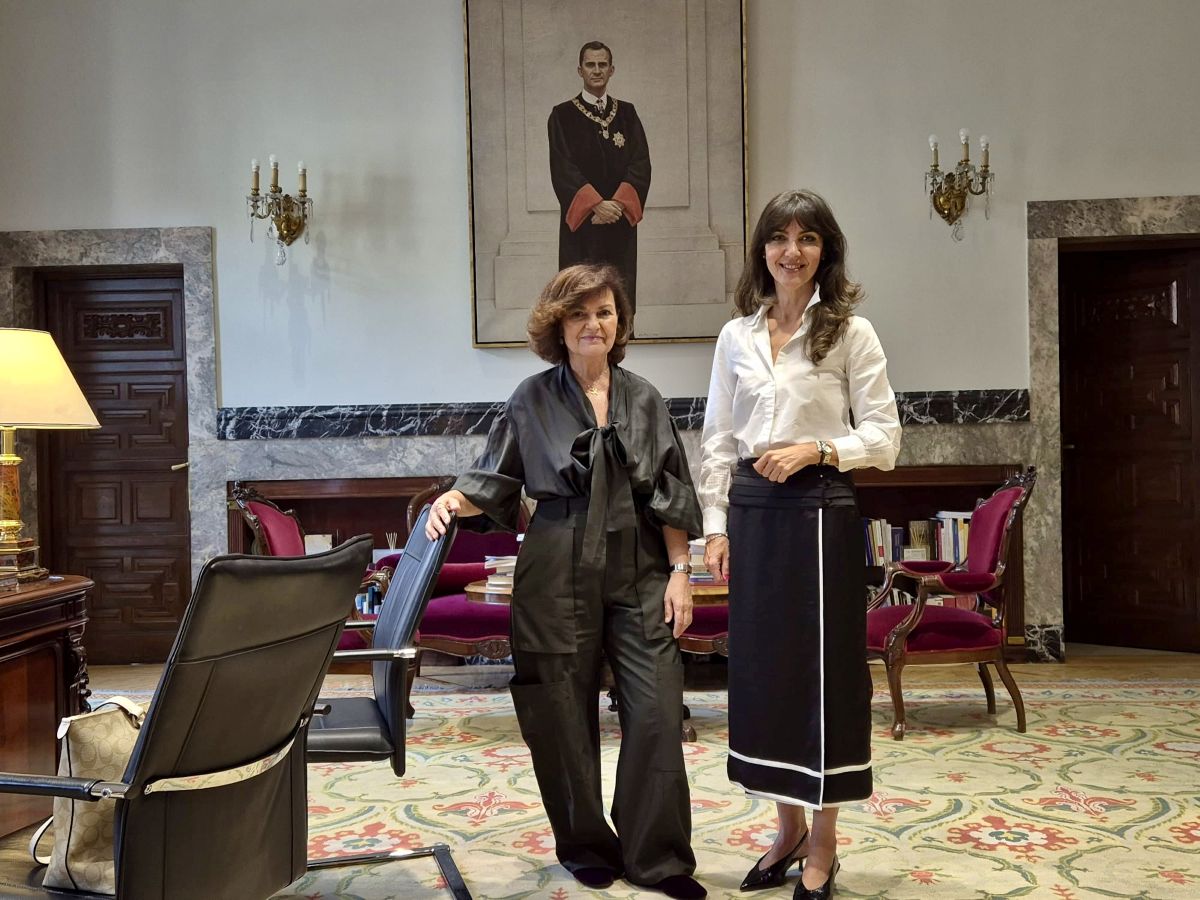 La presidenta del Consejo de Transparencia y Buen Gobierno (CTBG), Concepción Campos, y la presidenta del Consejo de Estado, Carmen Calvo, en la sede de esta última institución