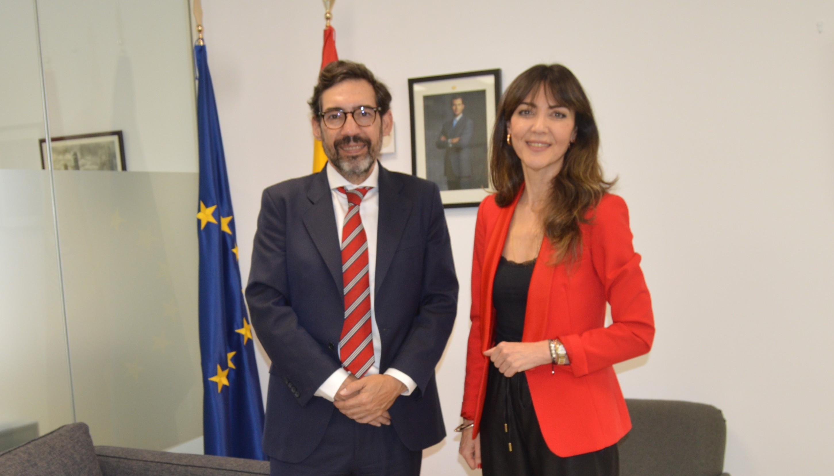 El director del INAP, Manuel Pastor, y la presidenta del Consejo de Transparencia, Concepción Campos