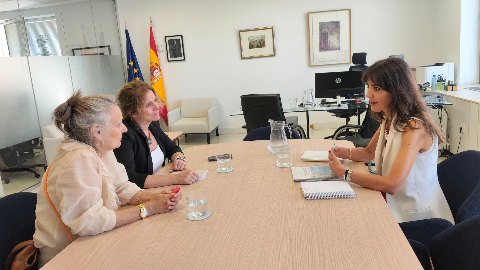 Reunión entre la presidenta de la Agencia Estatal de Evaluación de las Políticas Públicas, y la presidenta del Consejo de Transparencia, Concepción Campos Acuña