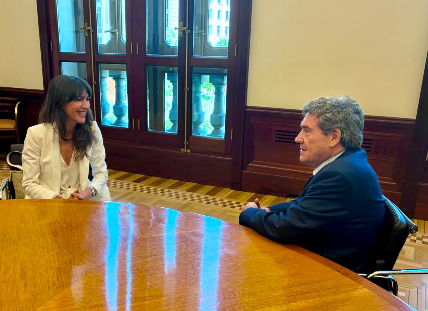 La presidenta del Consejo de Transparencia, Concepción Campos, y el gobernador del Banco de España, José Luis Escrivá