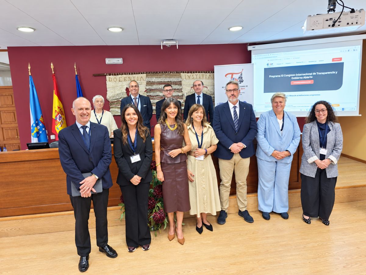 Representantes de los consejos y comisionados de transparencia en el CIT