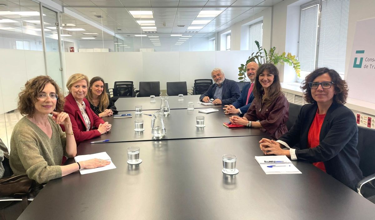 Reunión entre el Consejo de la Transparencia y la Oficina Independiente de Regulación y Supervisión de la Contratación