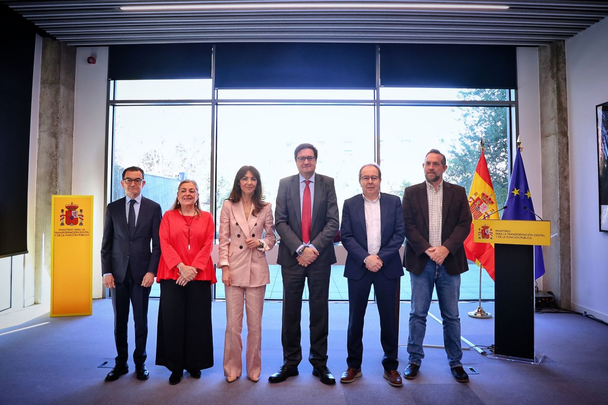 Autoridades presentes en la toma de posesión de Concepción Campos como presidenta del Consejo 